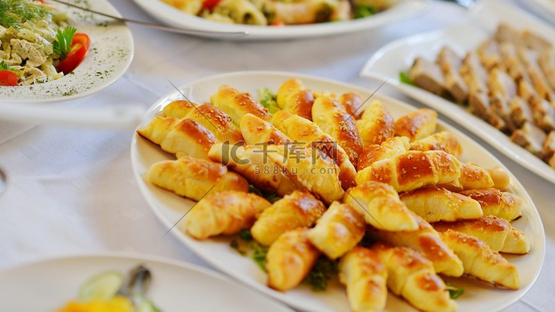 高筋面粉：面包的灵魂，如何挑选与使用？**
